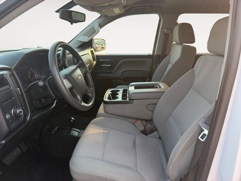 Used 2018 Chevrolet Silverado 1500 Custom w/ Custom Value Package AWD/4WD image 9