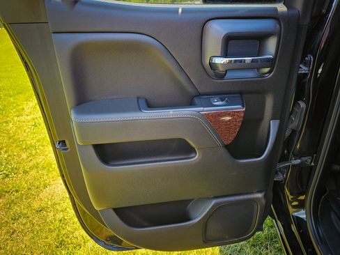 Used 2018 GMC Sierra 1500 SLT AWD/4WD image 32