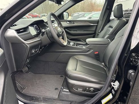 New 2025 Jeep Grand Cherokee L Limited image 12