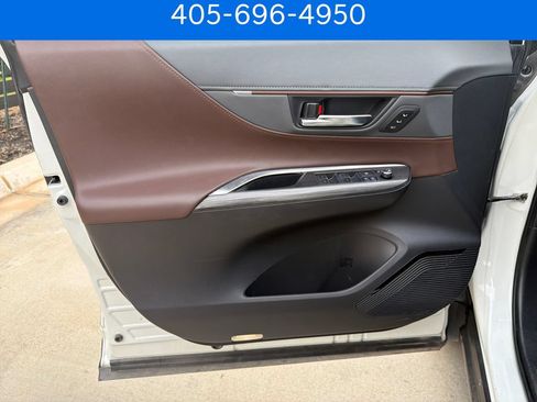 Used 2021 Toyota Venza XLE w/ Softex Package AWD/4WD image 13
