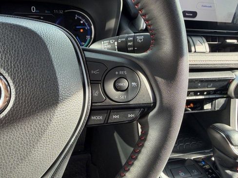 Used 2024 Toyota RAV4 SE image 17