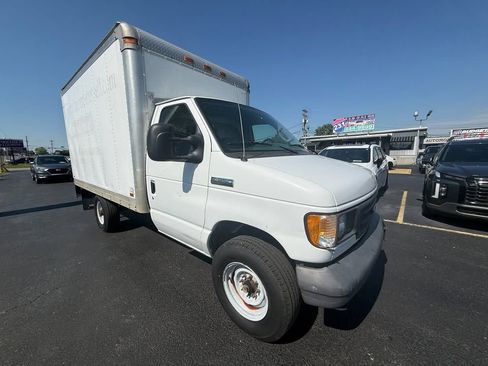 Used 2006 Ford E-350 and Econoline 350 Super Duty RWD image 1