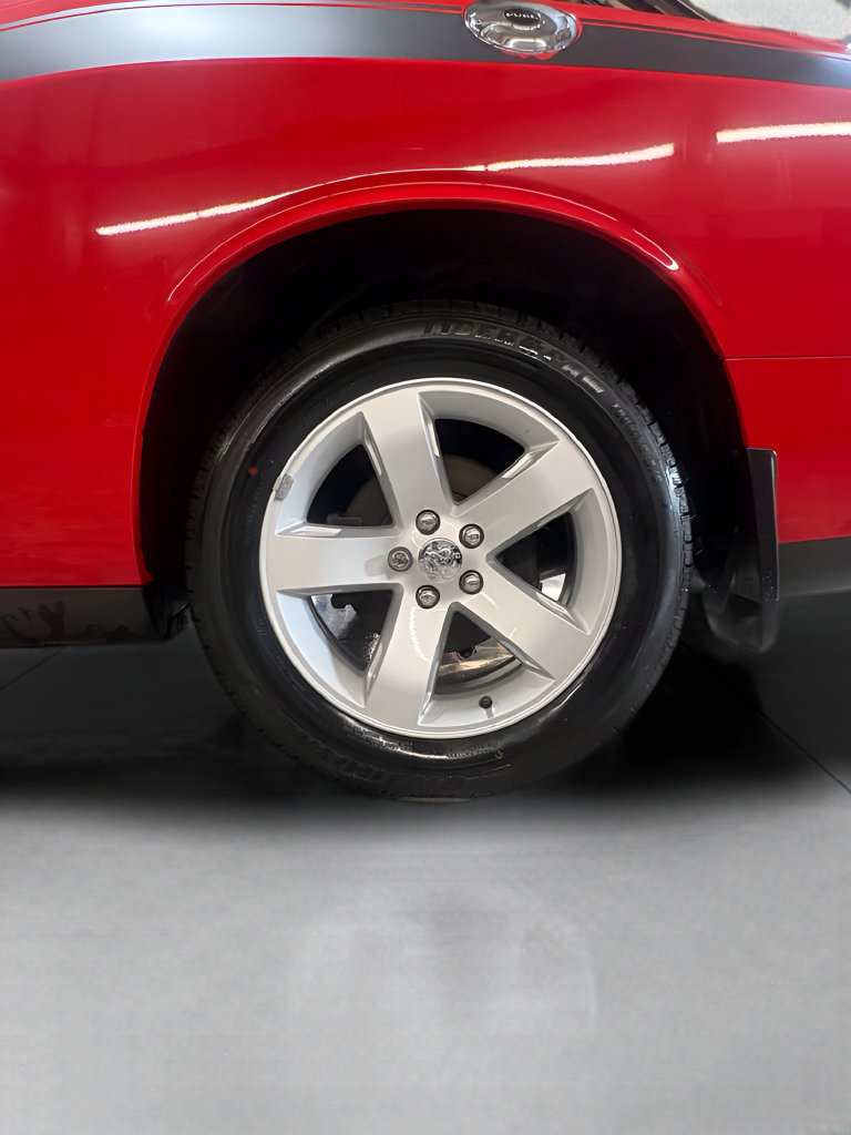 Used 2010 Dodge Challenger SE RWD image 19