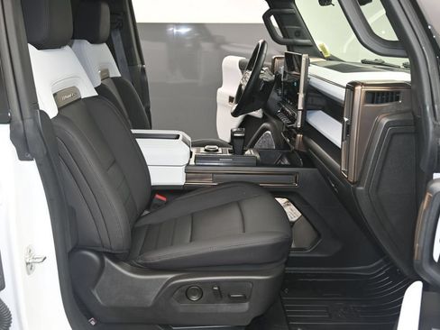 Certified 2025 GMC Hummer EV 2X AWD/4WD image 11