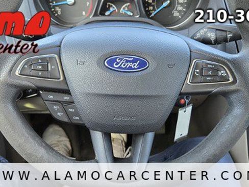 Used 2017 Ford Focus SE image 30