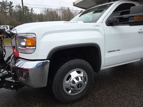 Used 2018 GMC Sierra 3500 SLE w/ SLE Preferred Package image 30