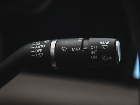 Used 2023 Land Rover Defender 110 X-Dynamic SE image 26