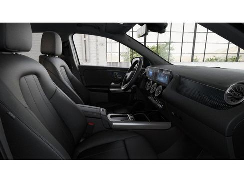 Certified 2025 Mercedes-Benz GLA 250 image 4