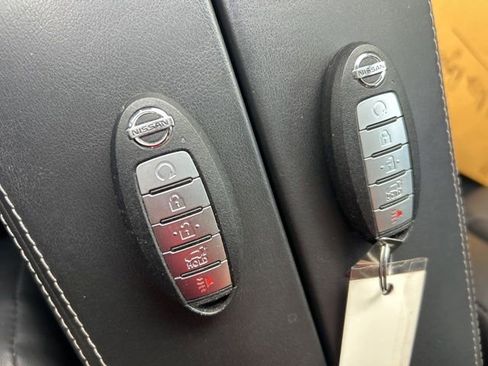 Used 2021 Nissan Rogue SV w/ Premium Package image 23