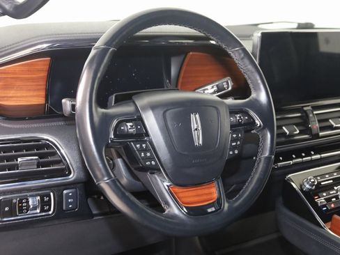 Used 2024 Lincoln Navigator L 4WD image 6