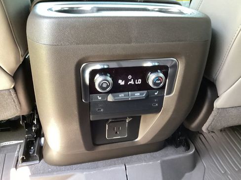 New 2026 GMC Yukon XL Elevation w/ LPO, Elevation Black Package RWD image 16