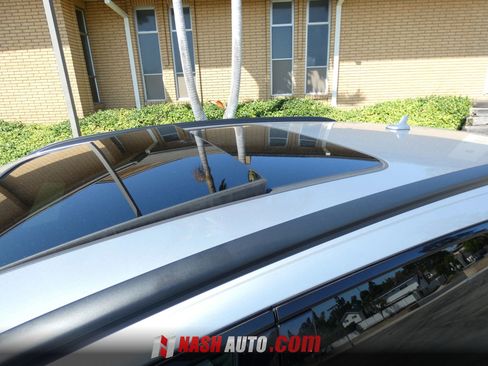 Used 2021 Audi e-tron Premium Plus AWD/4WD image 19