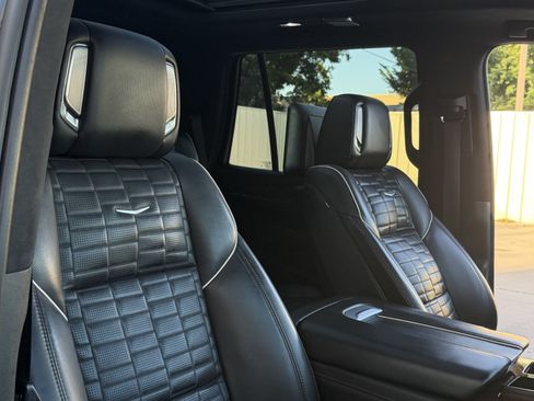 Used 2021 Cadillac Escalade Sport Platinum AWD/4WD image 33