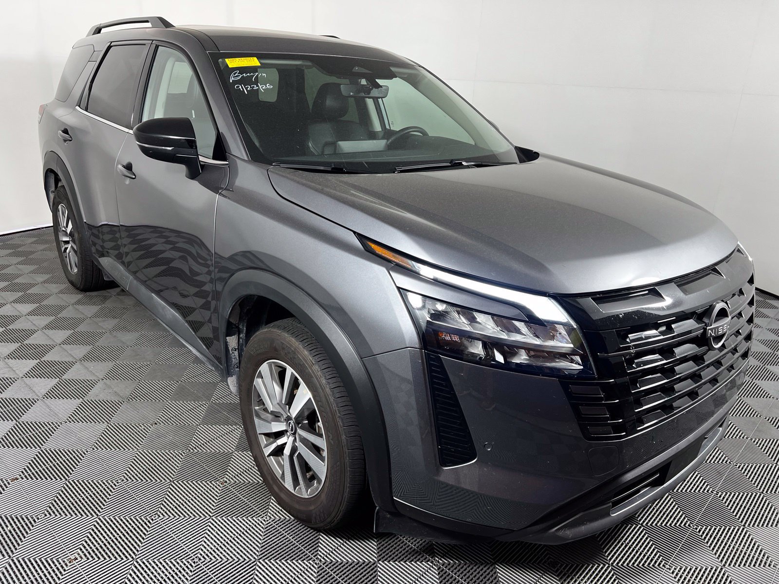 Used 2026 Nissan Pathfinder SL FWD image 3