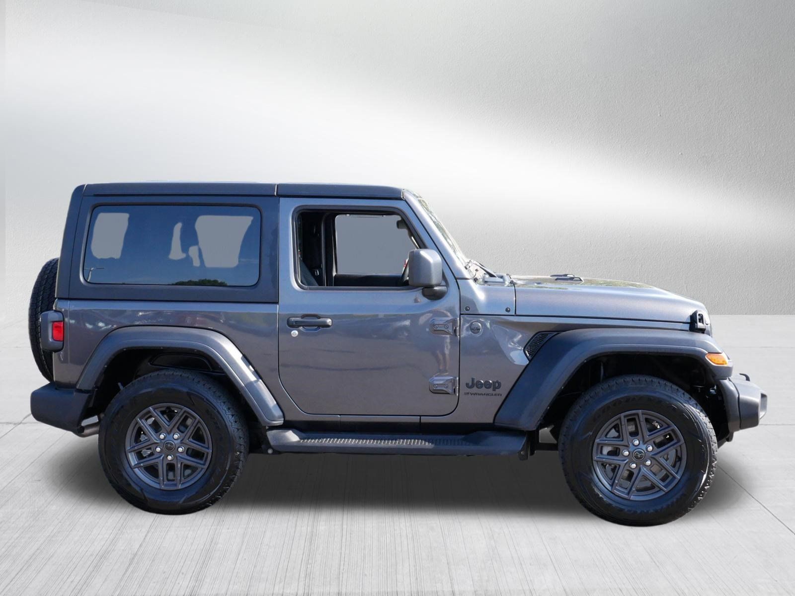 Used 2024 Jeep Wrangler Sport AWD/4WD image 8