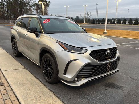 Certified 2024 Toyota Highlander XSE image 6