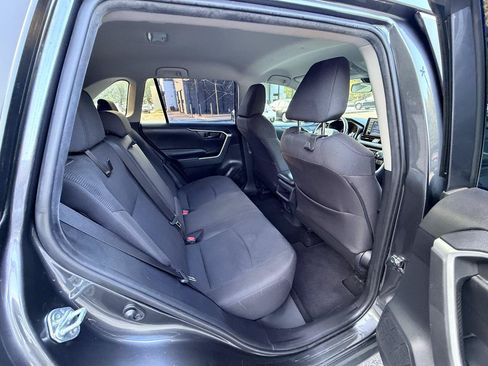 Used 2020 Toyota RAV4 LE FWD image 12