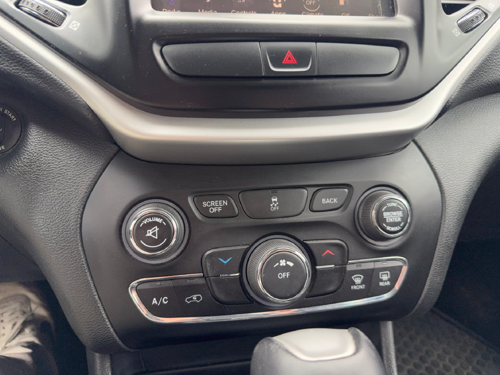 Used 2015 Jeep Cherokee Trailhawk w/ Cold Weather Group AWD/4WD image 21