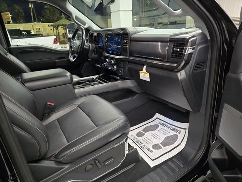 Used 2023 Ford F350 Lariat image 37