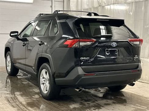 Used 2021 Toyota RAV4 LE image 28