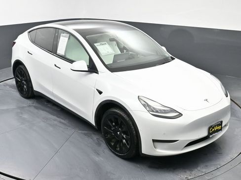 Used 2021 Tesla Model Y 2WD image 49