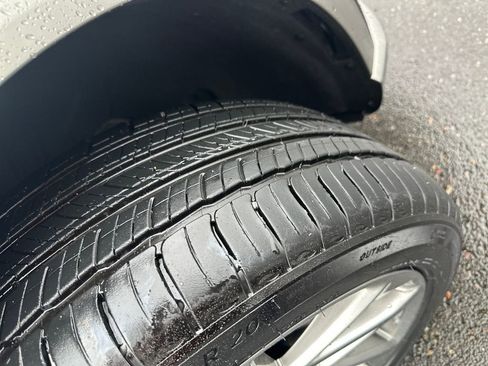 Used 2024 Genesis GV60 Advanced image 18