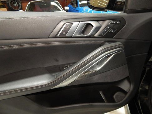 Used 2023 BMW X6 xDrive40i w/ M Sport Package image 16