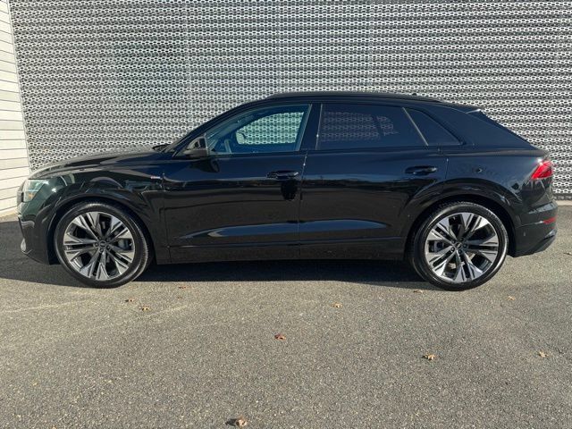 Certified 2025 Audi Q8 Premium Plus w/ Premium Plus Package AWD/4WD image 2