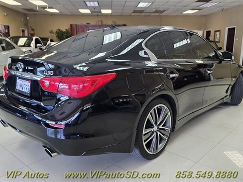 Used 2016 INFINITI Q50 3.0t Premium w/ Driver Assistance Package RWD image 4