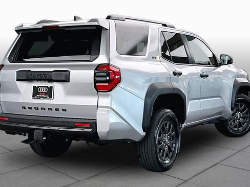 Used 2025 Toyota 4Runner SR5 RWD image 12