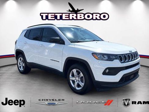 Certified 2024 Jeep Compass Latitude AWD/4WD image 1