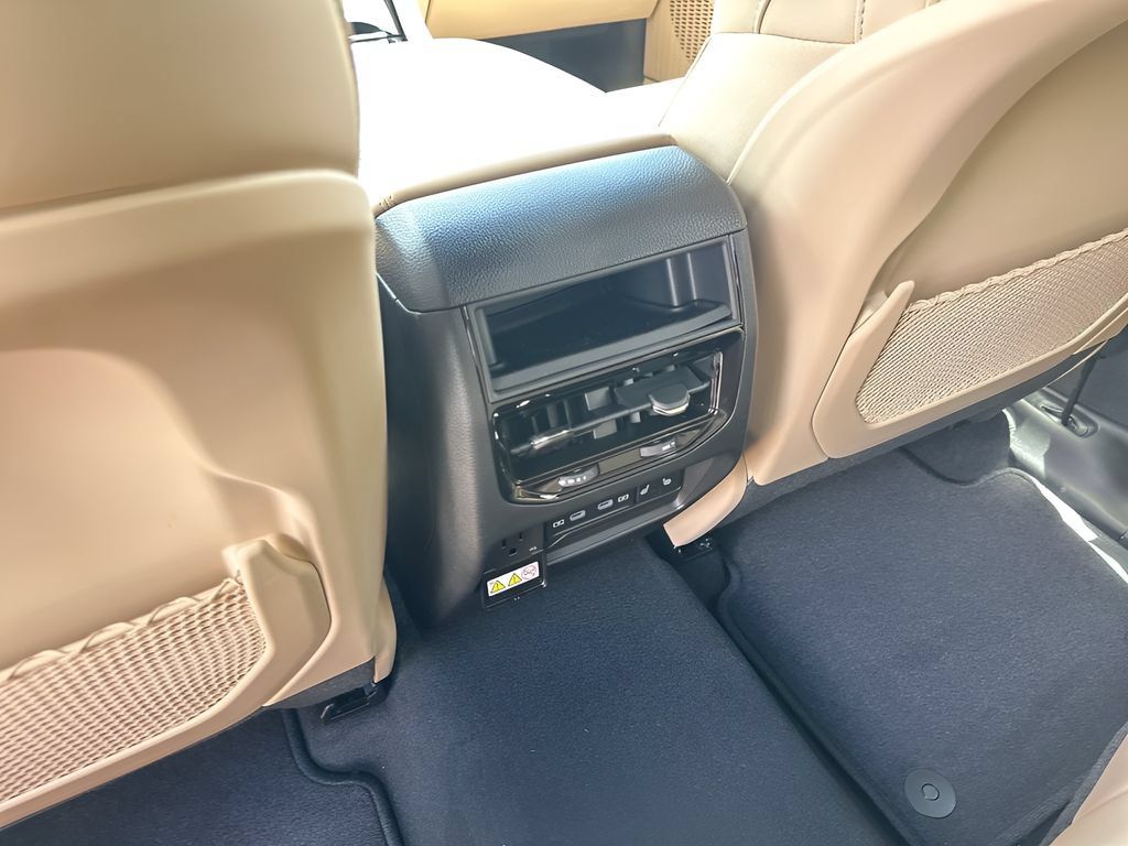 New 2026 Jeep Grand Cherokee Limited RWD image 31
