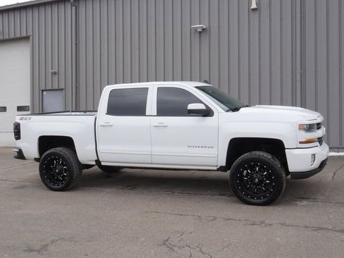 Used 2018 Chevrolet Silverado 1500 LT w/ All Star Edition image 7