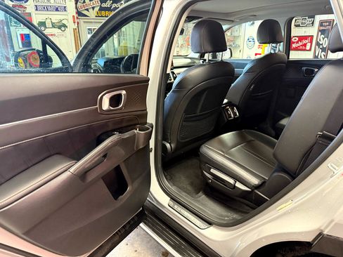Used 2022 Kia Sorento SX image 21