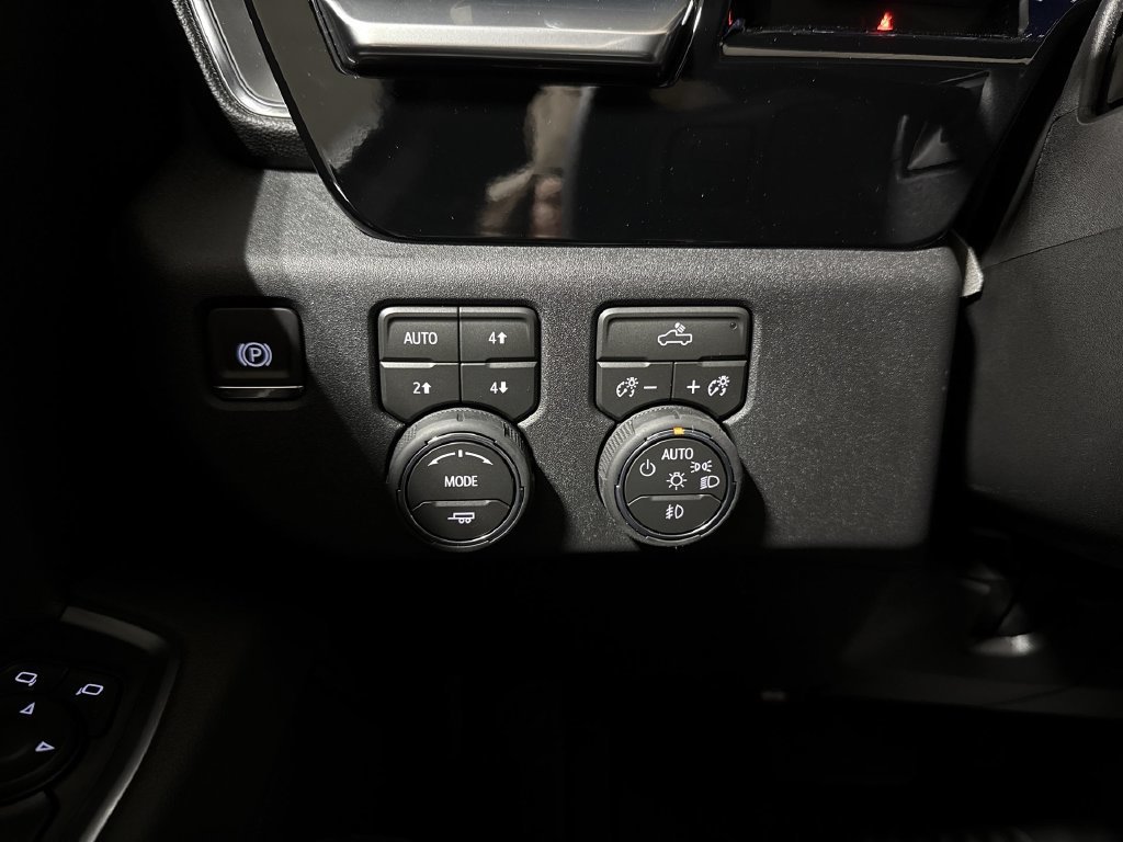 New 2026 Chevrolet Silverado 1500 RST w/ Z71 Off-Road Package AWD/4WD image 19