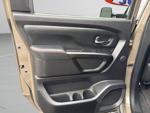 Used 2021 Nissan Titan PRO-4X w/ Pro-4x Convenience Package image 8