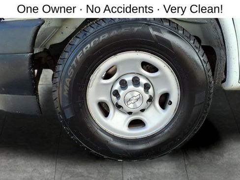 Used 2017 Chevrolet Express 2500 Work Van image 9