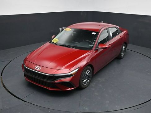 Used 2024 Hyundai Elantra SEL FWD image 50