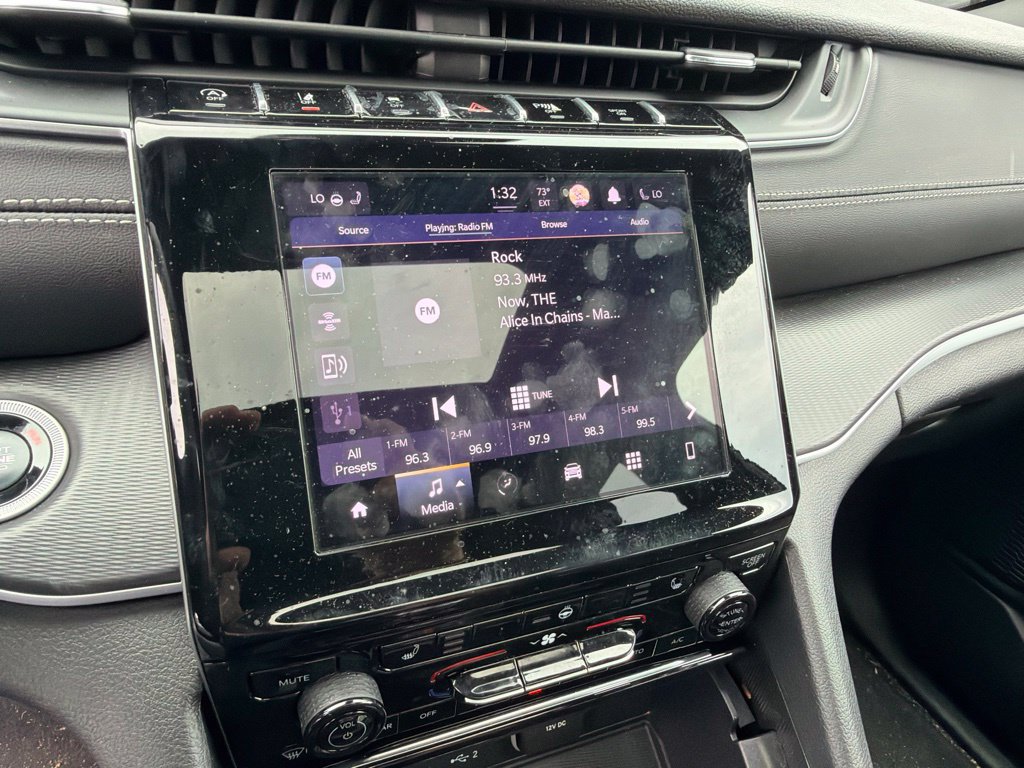 Certified 2025 Jeep Grand Cherokee Laredo X w/ Luxury Tech Group I RWD image 16