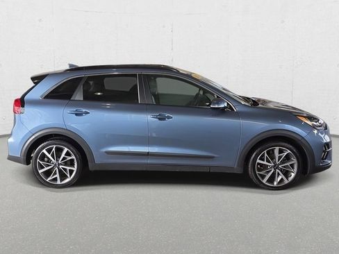 Used 2020 Kia Niro Touring image 4