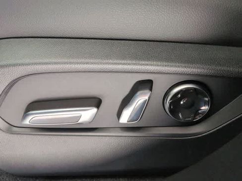 Used 2026 Acura RDX SH-AWD image 18
