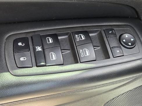 Used 2022 Jeep Grand Cherokee Limited AWD/4WD image 24