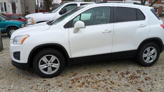 Used 2016 Chevrolet Trax LT w/ LT Convenience Package AWD/4WD image 1