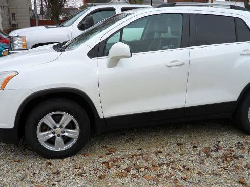 Used 2016 Chevrolet Trax LT w/ LT Convenience Package image 1