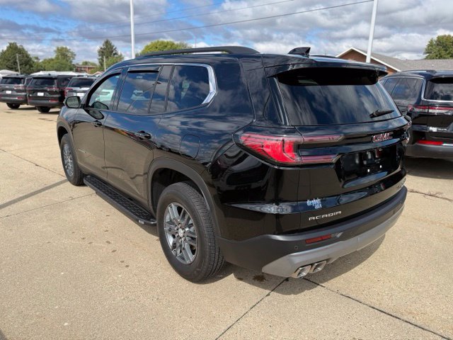 Used 2025 GMC Acadia Elevation FWD image 4