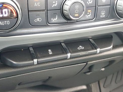 Used 2017 Chevrolet Silverado 1500 LT image 24