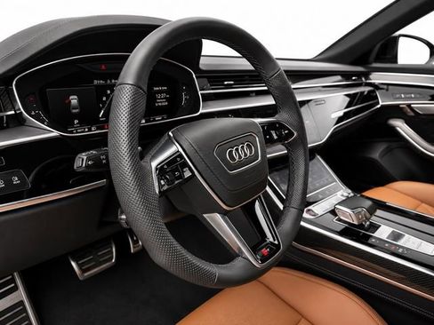 Used 2025 Audi S8 AWD/4WD image 17