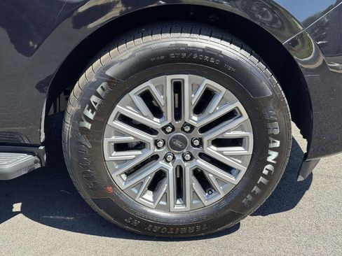 Used 2026 Ford Expedition Max Platinum AWD/4WD image 28