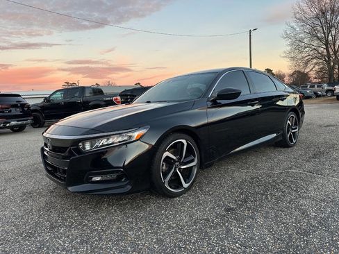 Used 2018 Honda Accord Sport image 7
