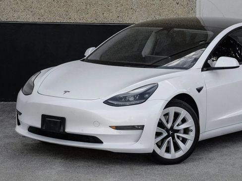 Used 2022 Tesla Model 3 Long Range AWD/4WD image 5